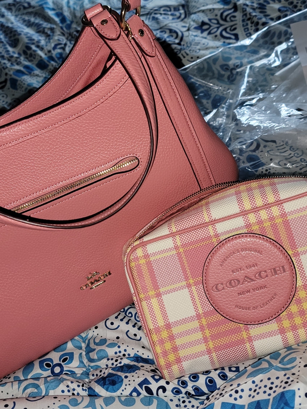 BNWT Coach Pink KRISTY Leather Shoulder Bag with Pink Plaid Coach Cosmetic Bag
